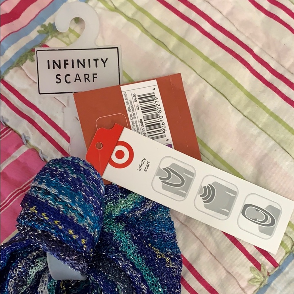 Blue patterned infinity scarf - Picture 4 of 5